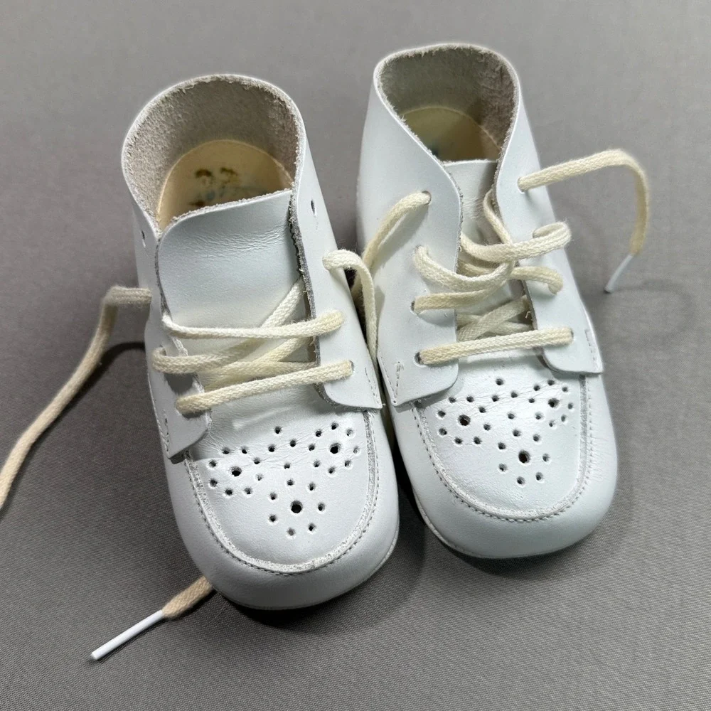 Vintage Buster Brown Baby Shoes White Leather Lace Up Size 1‎ Infant  4